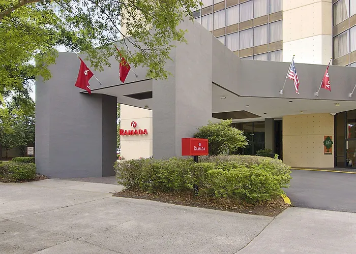 Ramada By Wyndham Augusta Downtown Hotel & Conference Center