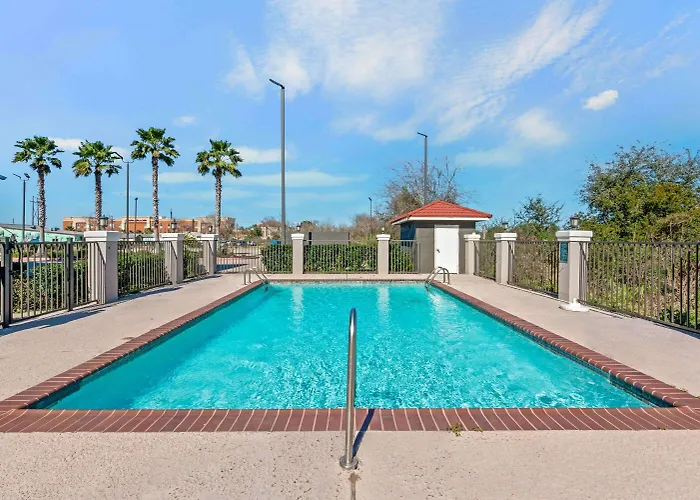 La Quinta By Wyndham Winnie