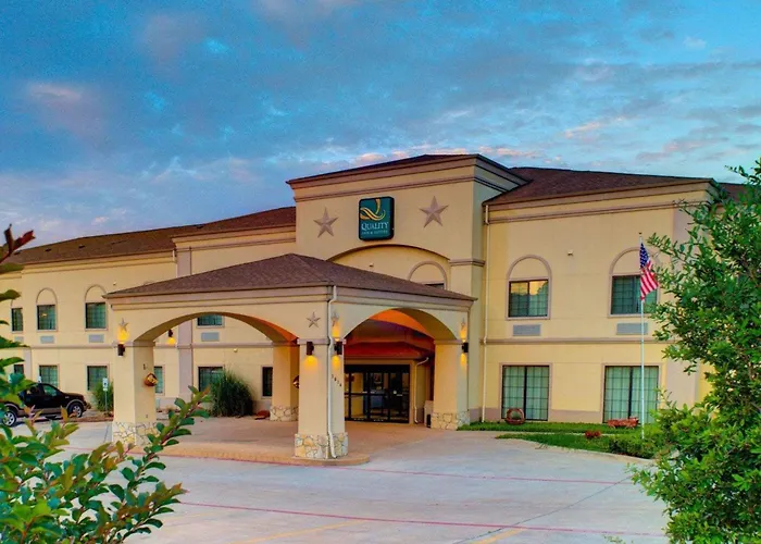 Quality Inn & Suites Glen Rose