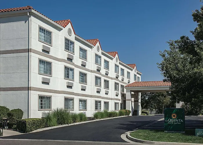 La Quinta By Wyndham Davis Hotel