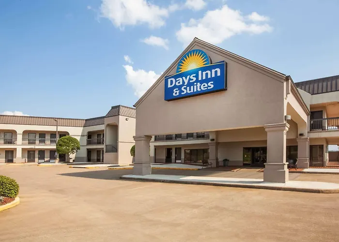 Days Inn & Suites By Wyndham Tyler