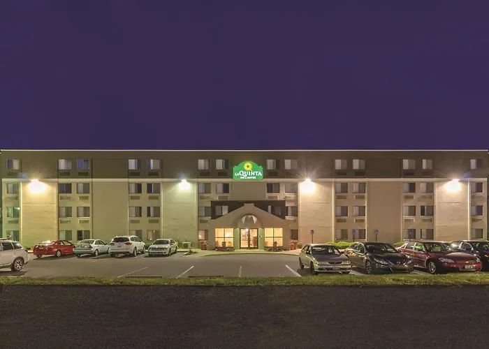 La Quinta By Wyndham Warwick Providence Airport Hotel