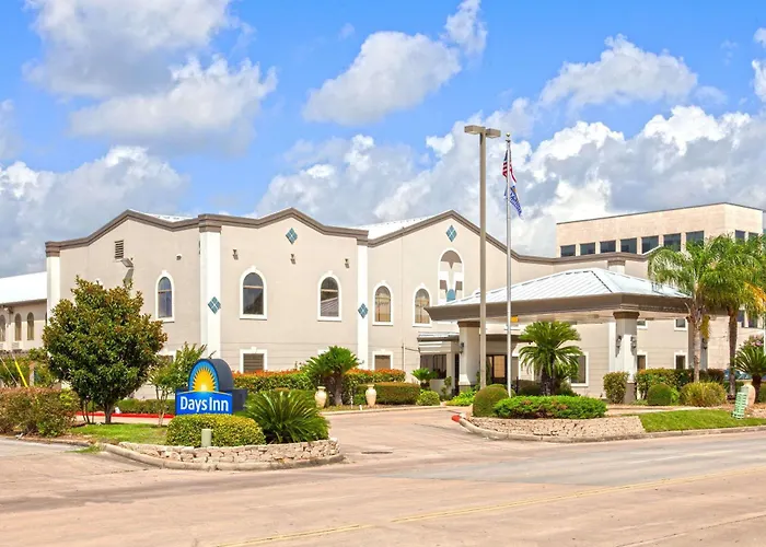 Days Inn & Suites By Wyndham Webster Nasa-Clearlake-Houston