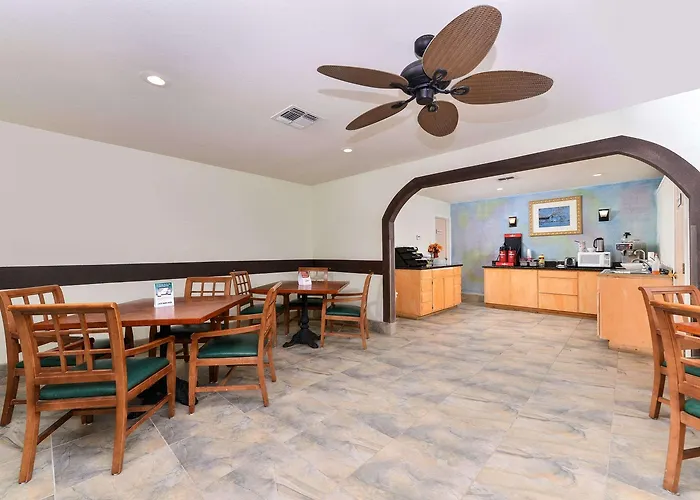 Econo Lodge Junction