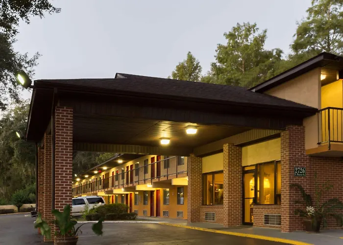 Howard Johnson By Wyndham Tallahassee