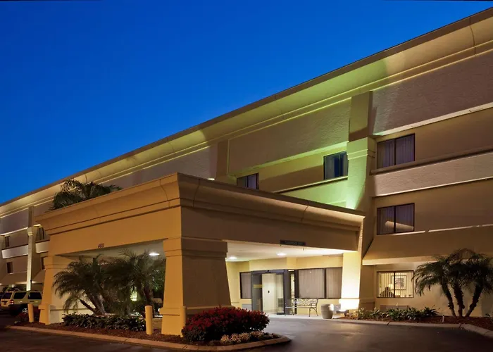 La Quinta By Wyndham Tampa Fairgrounds - Casino Hotel Mango