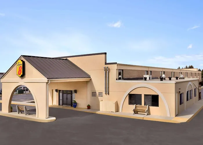 Super 8 By Wyndham Chambersburg I-81 Hotel
