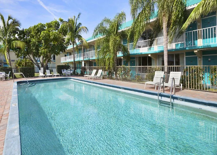 Days Inn & Suites By Wyndham Fort Pierce Midtown