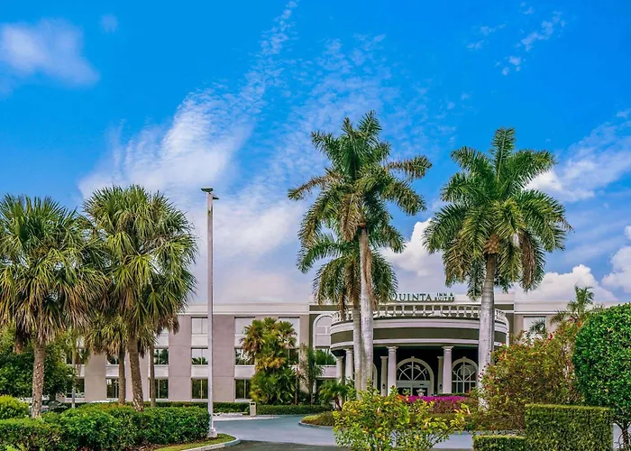 Hotel La Quinta By Wyndham Naples Downtown