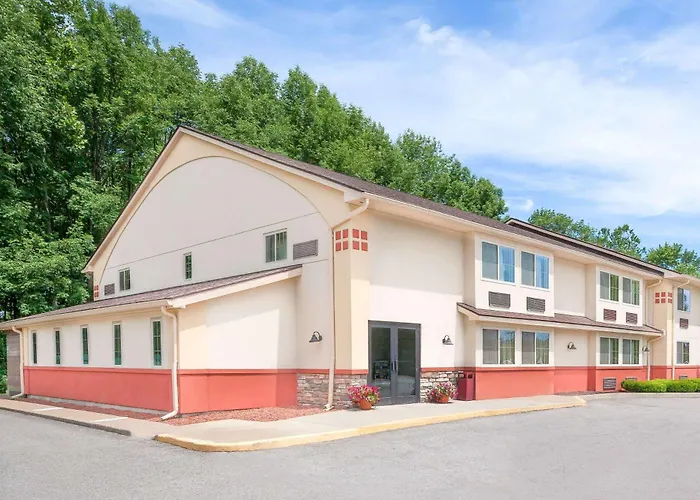 Super 8 By Wyndham Oneonta/Cooperstown Hotel