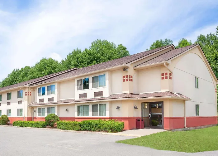 Super 8 By Wyndham Oneonta/Cooperstown Hotel