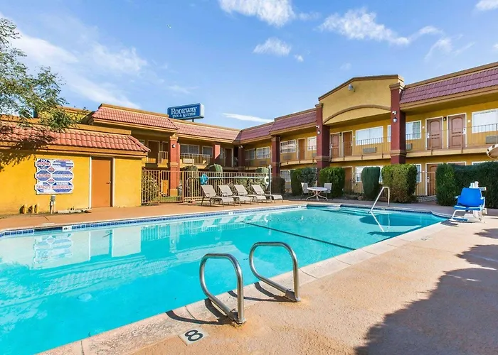 Rodeway Inn & Suites Corona