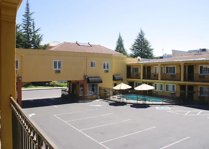 Napa Valley Hotel&Suites