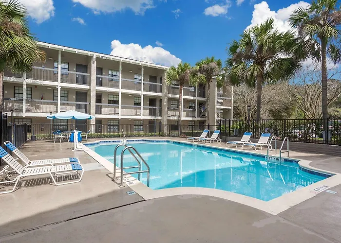Casa Bella Inn & Suites Extended Stay Tallahassee
