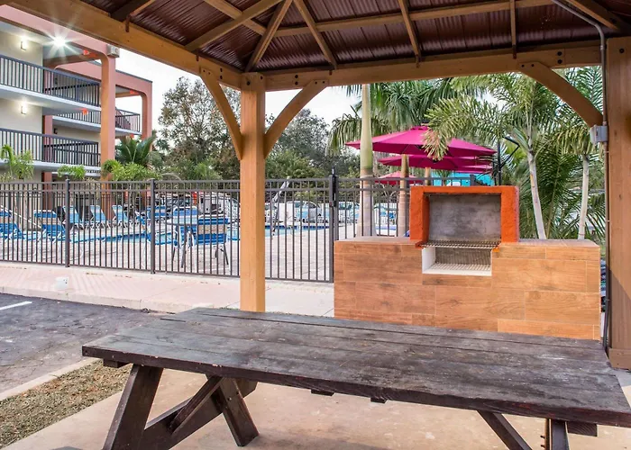 Days Inn By Wyndham Sarasota Bay