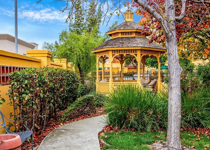 La Quinta Inn & Suites By Wyndham Fremont Silicon Valley