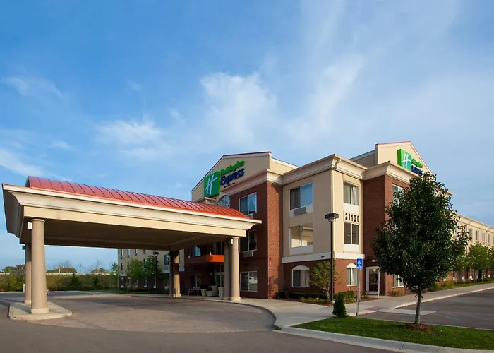 Holiday Inn Express & Suites Detroit - Farmington Hills By Ihg Northville