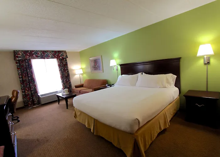 Baymont Inn & Suites By Wyndham Findlay