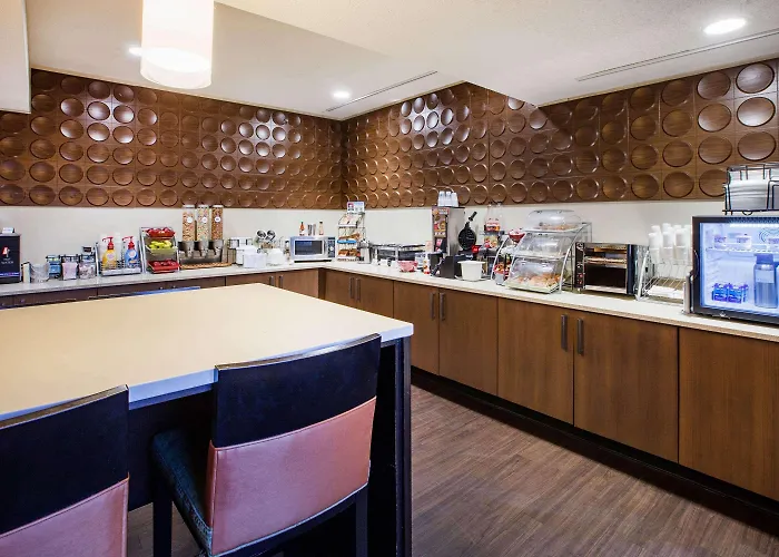 Wingate By Wyndham Roseville/Detroit