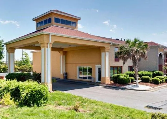 Quality Inn & Suites Monroe
