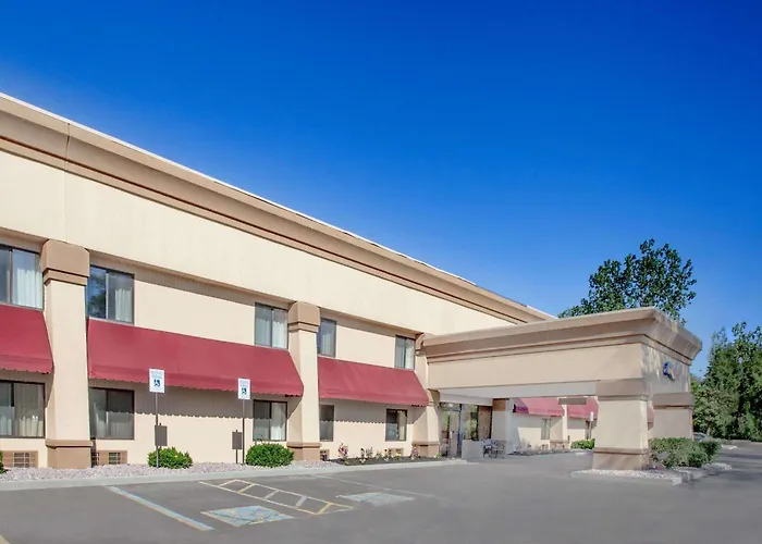 Baymont By Wyndham Jackson Hotel