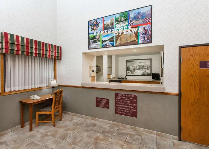 Super 8 By Wyndham Ottawa Starved Rock Hotel