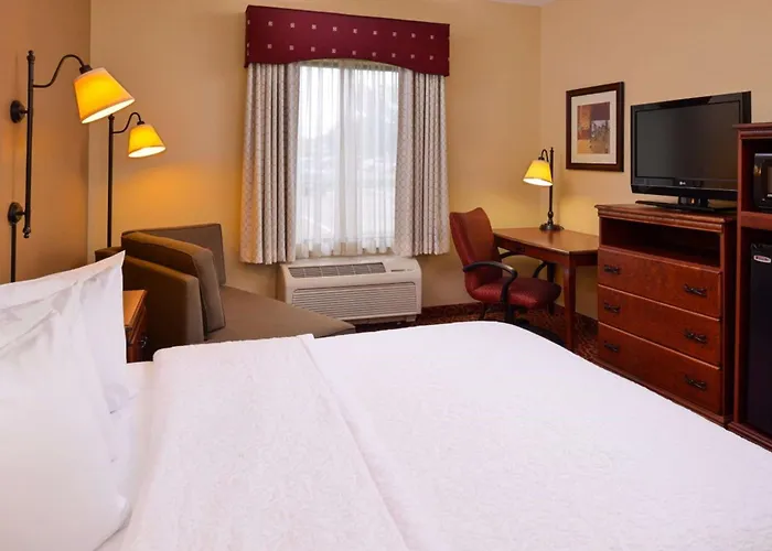Hampton By Hilton Lincoln Hotel