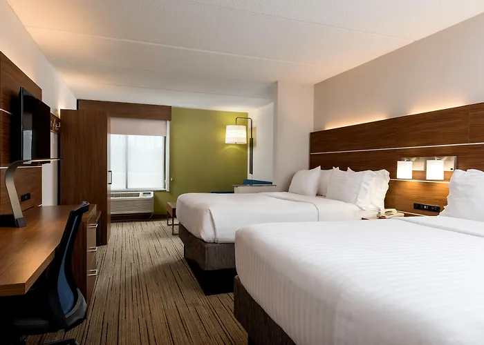 Holiday Inn Express & Suites Charlotte Arpt-Belmont By Ihg