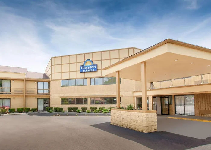 Days Inn & Suites By Wyndham Madison Heights Mi