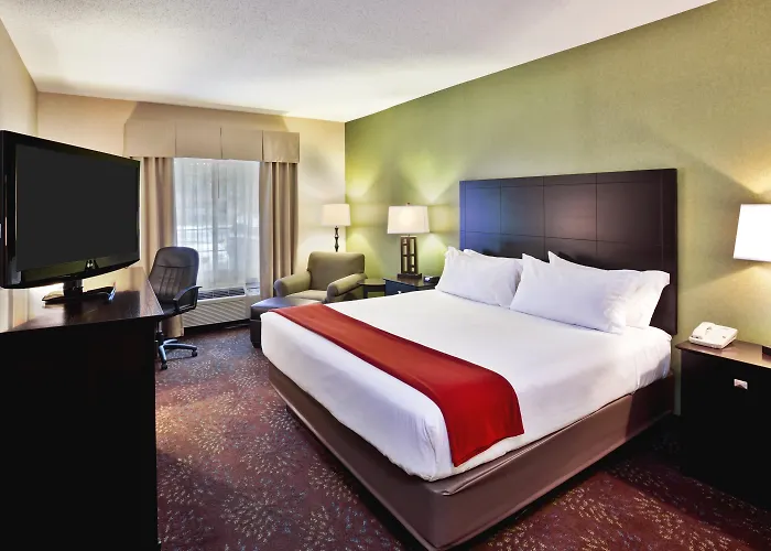 Holiday Inn Express Hotel & Suites Woodhaven By Ihg