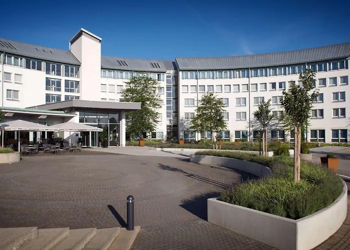 Ramada By Wyndham Dresden Hotel
