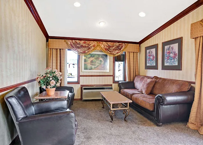 Knights Inn - Madison Heights