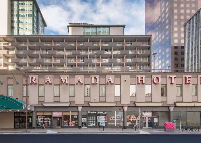 Ramada Plaza By Wyndham Calgary Downtown Hotel