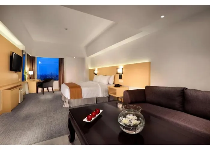 Golden City Hotel And Convention Center - Chse Certified Semarang