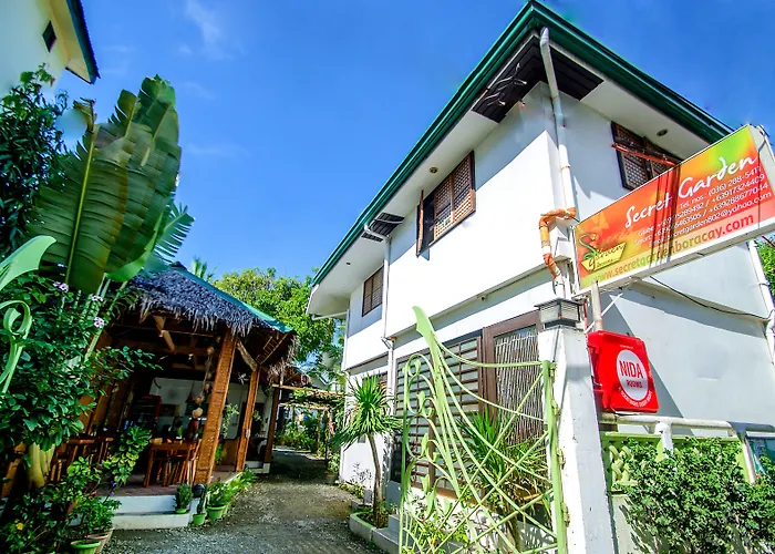 Reddoorz Plus @ Secret Garden Boracay Balabag 