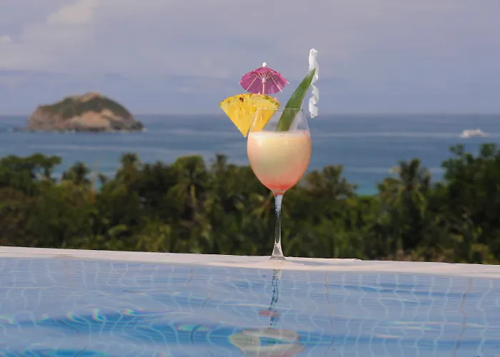 El Faro Containers Beach Hotel Manuel Antonio