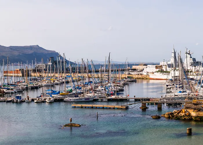 Simon'S Town Quayside Hotel
