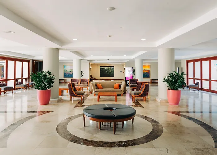 Crowne Plaza San Salvador, an IHG Hotel