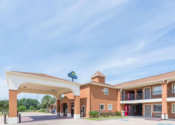 Days Inn By Wyndham Sulphur La