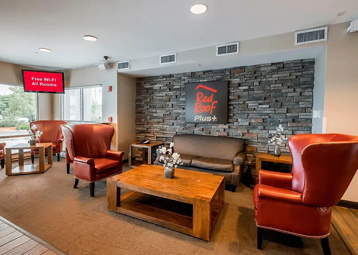 Red Roof Inn Plus+ Boston - Logan Saugus