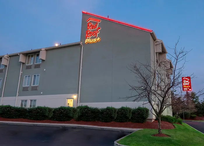 Red Roof Inn Plus+ Boston - Logan Saugus