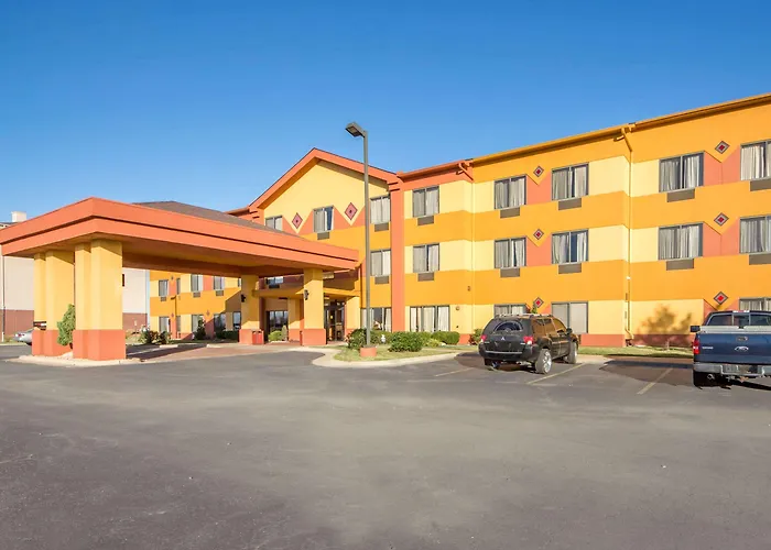 Quality Inn & Suites Midamerica Industrial Park Area Pryor Creek