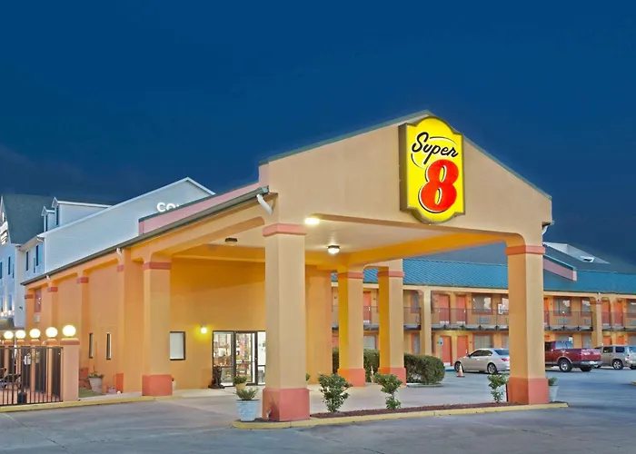Super 8 By Wyndham Covington Hotel