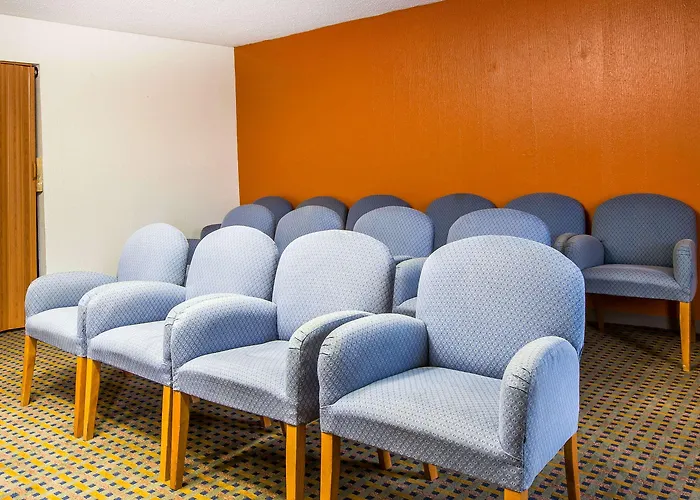 Econo Lodge Inn & Suites Carrollton