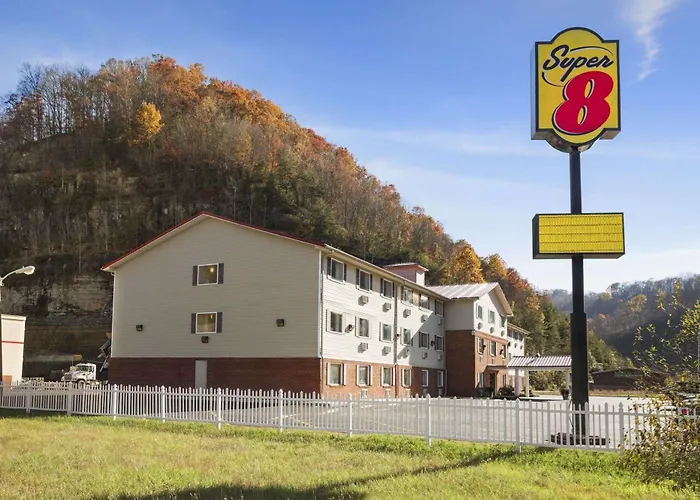 Super 8 By Wyndham Prestonsburg Motel
