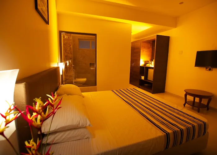 Longuinhos Beach Resort Colva