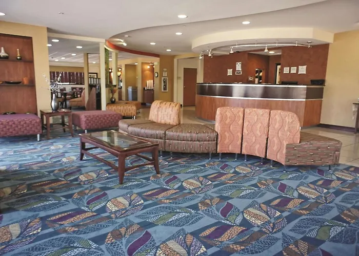La Quinta By Wyndham Edmond Hotel