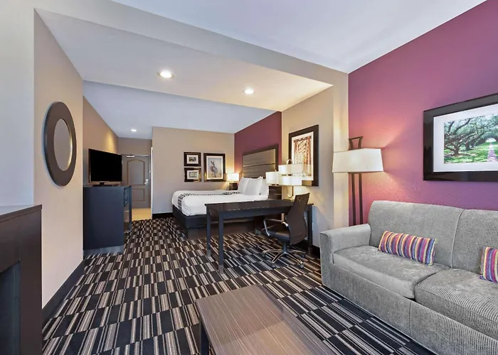 La Quinta By Wyndham West Monroe Hotel