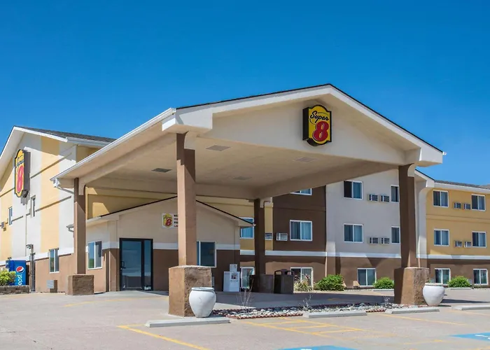 Super 8 By Wyndham Gillette Hotel