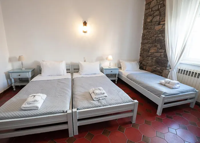 Dionysos Hotel Poros Town